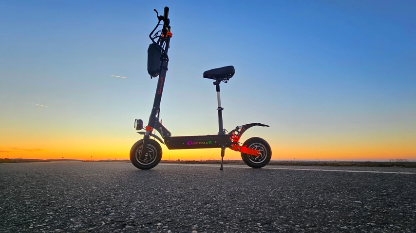 E Scooter mit Straßenzulassung, 80-100 KM Reichweite, 48V 15Ah, 10 Zoll Offroad Luftreifen, ABE Elektroroller mit Doppelter Stoßdämpfung, Faltbarer E Roller Offroad Belastung bis 150 KG, LED, App